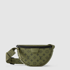 LV 문 크로스바디 M23838