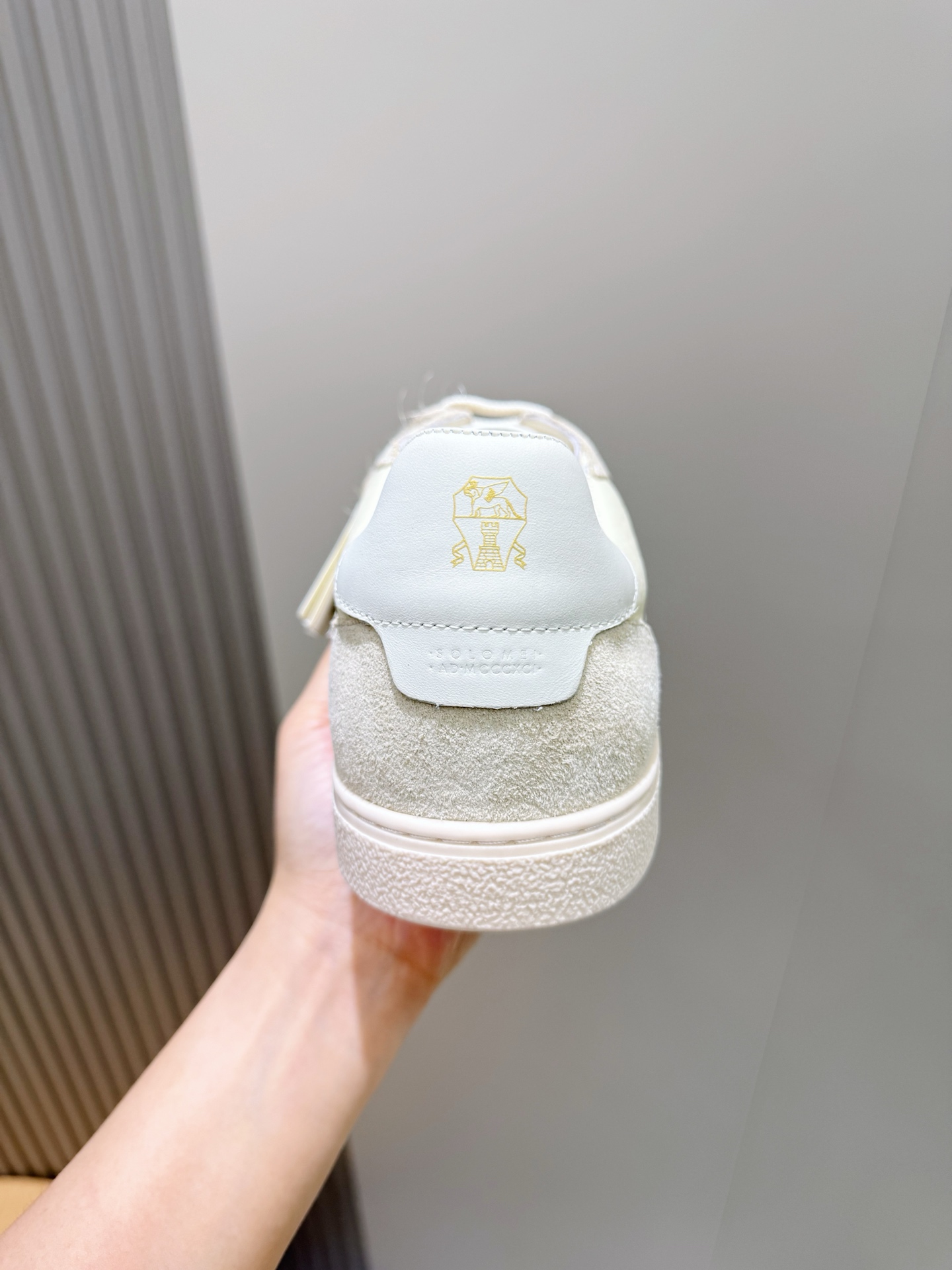 남성 카프스킨 스웨이드 스니커즈