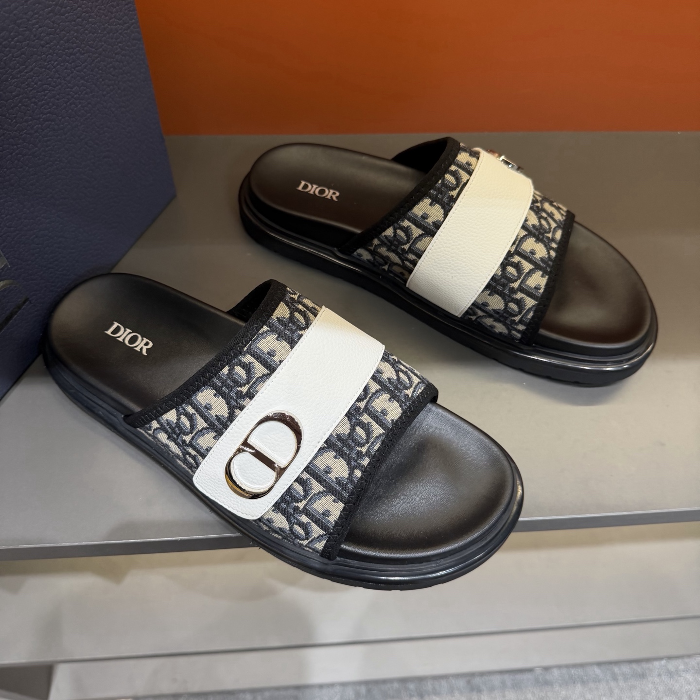 클래식 업그레이드 벨크로 샌들 슬리퍼