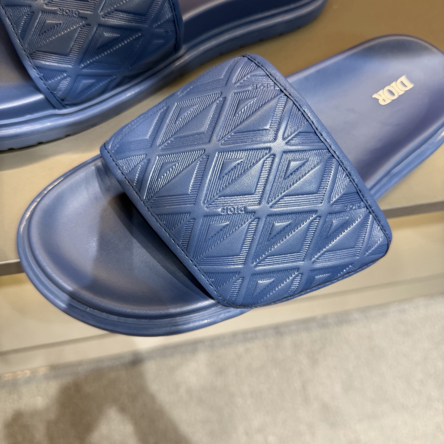 클래식 업그레이드 벨크로 샌들 슬리퍼