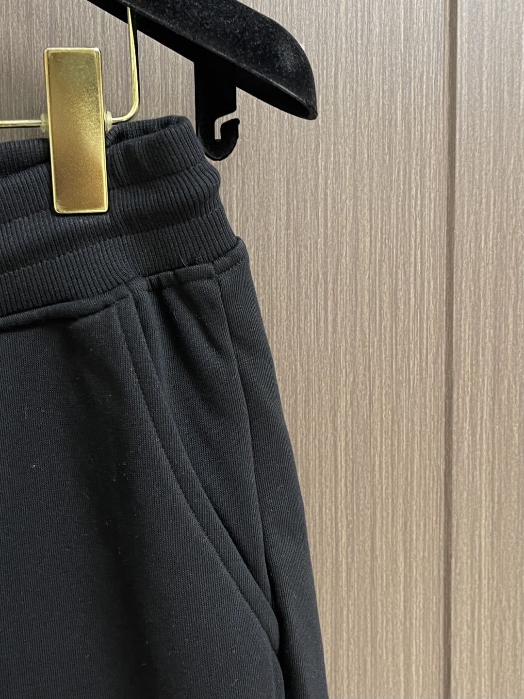 모노그램 자수 반바지
