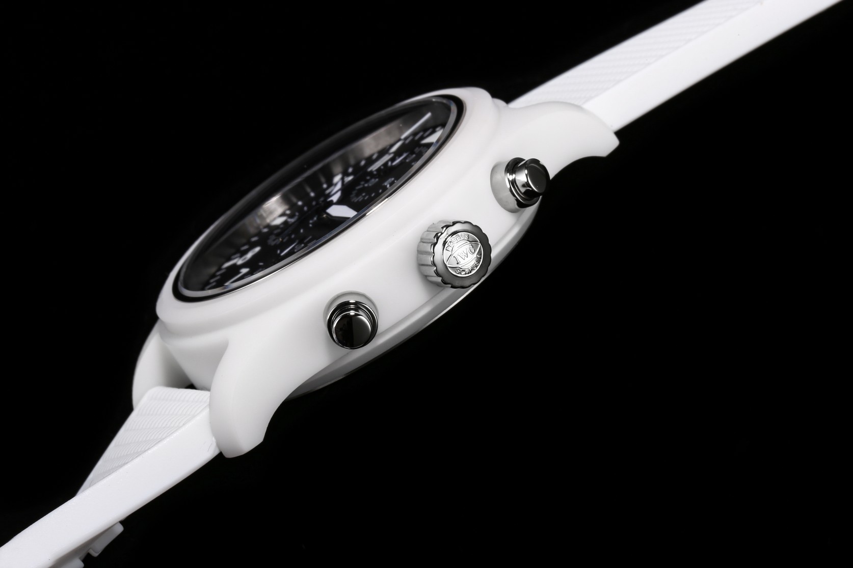 파일럿 크로노그래프 탑건 블랙 다이얼 레이크 타호 스페셜 에디션 / TW IW389105 / 44mm / 크기 44mm 두께 15.7mm, Cal.7750 무브