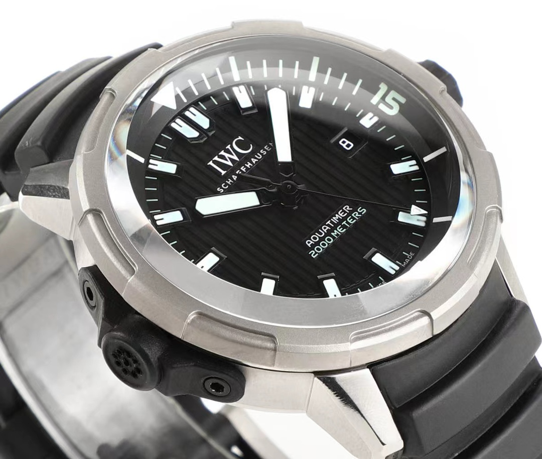 아쿠아타이머 오토매틱 2000 티타늄 블랙/화이트 다이얼 / V6S IW358002 / 46mm / 크기 46mm Cal.2824 무브
