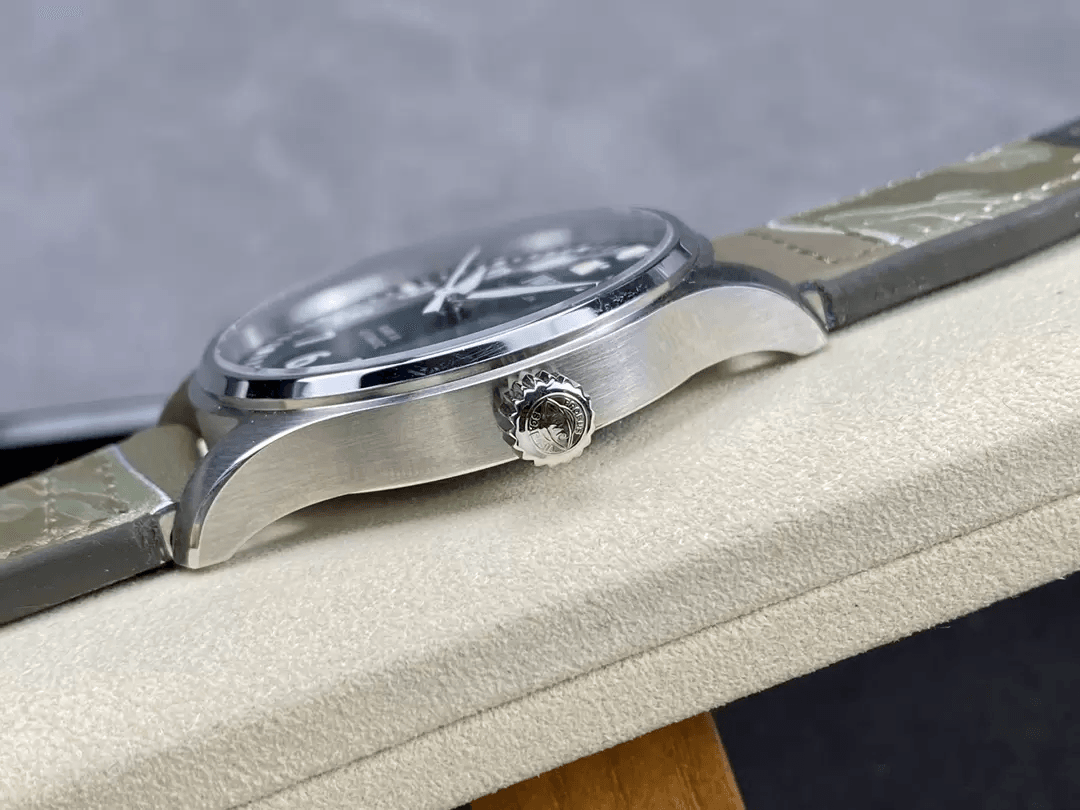 파일럿 워치 오토매틱 마크 20 가죽 스트랩 / M+ IW328205 / 40mm / 크기 40mm 두께 10.8mm, Cal.9015 무브