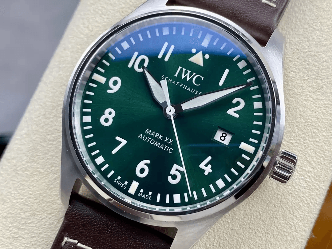파일럿 워치 오토매틱 마크20 브라운 가죽 스트랩 / M+ IW328205 / 40mm / 크기 40mm 두께 10.8mm, Cal.9015 무브