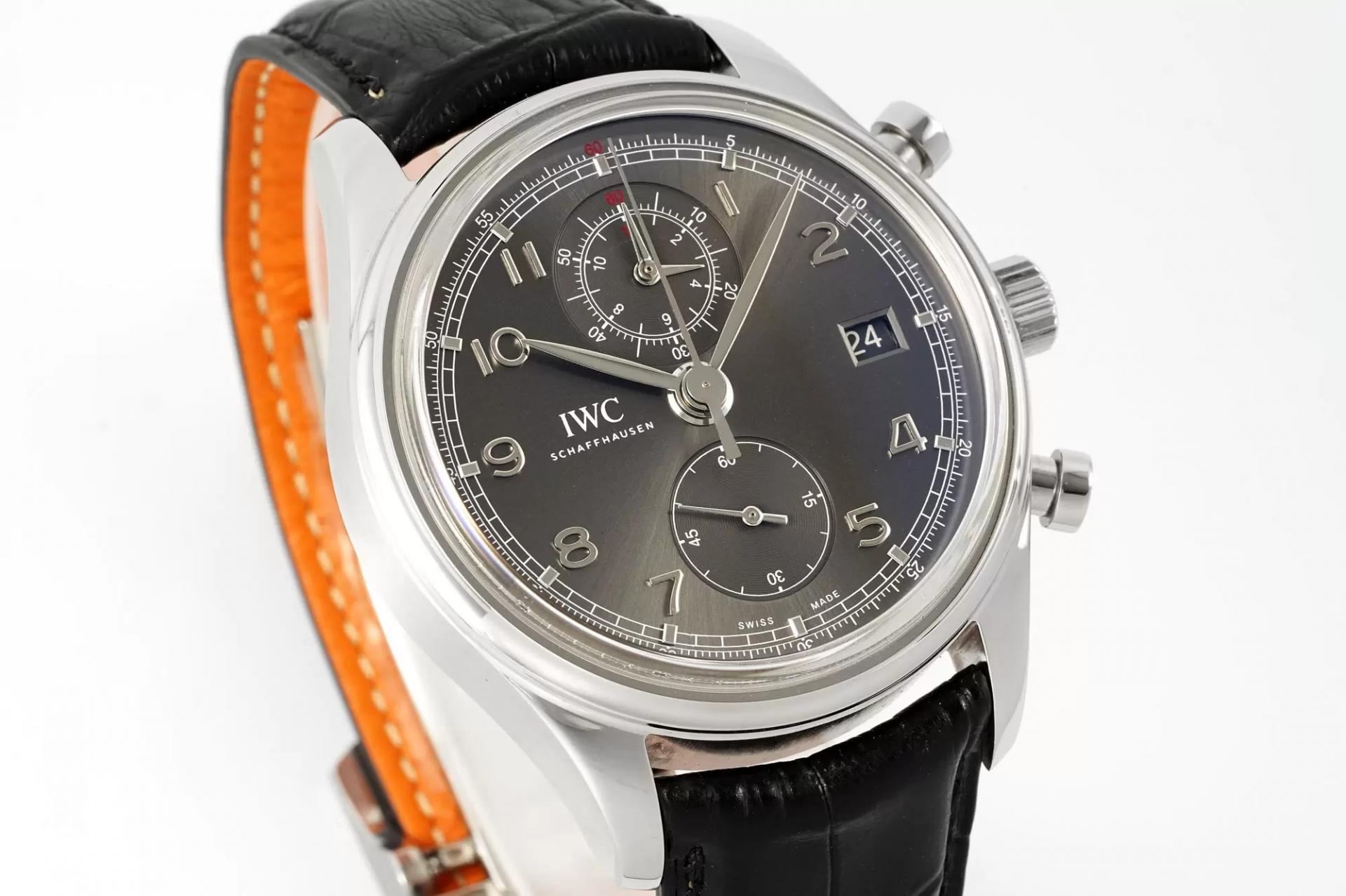 포르투기저 크로노그래프 클래식 가죽 스트랩 / APS IW390404 / 42mm / Cal.89361 크로노그래프 기계식 무브먼트