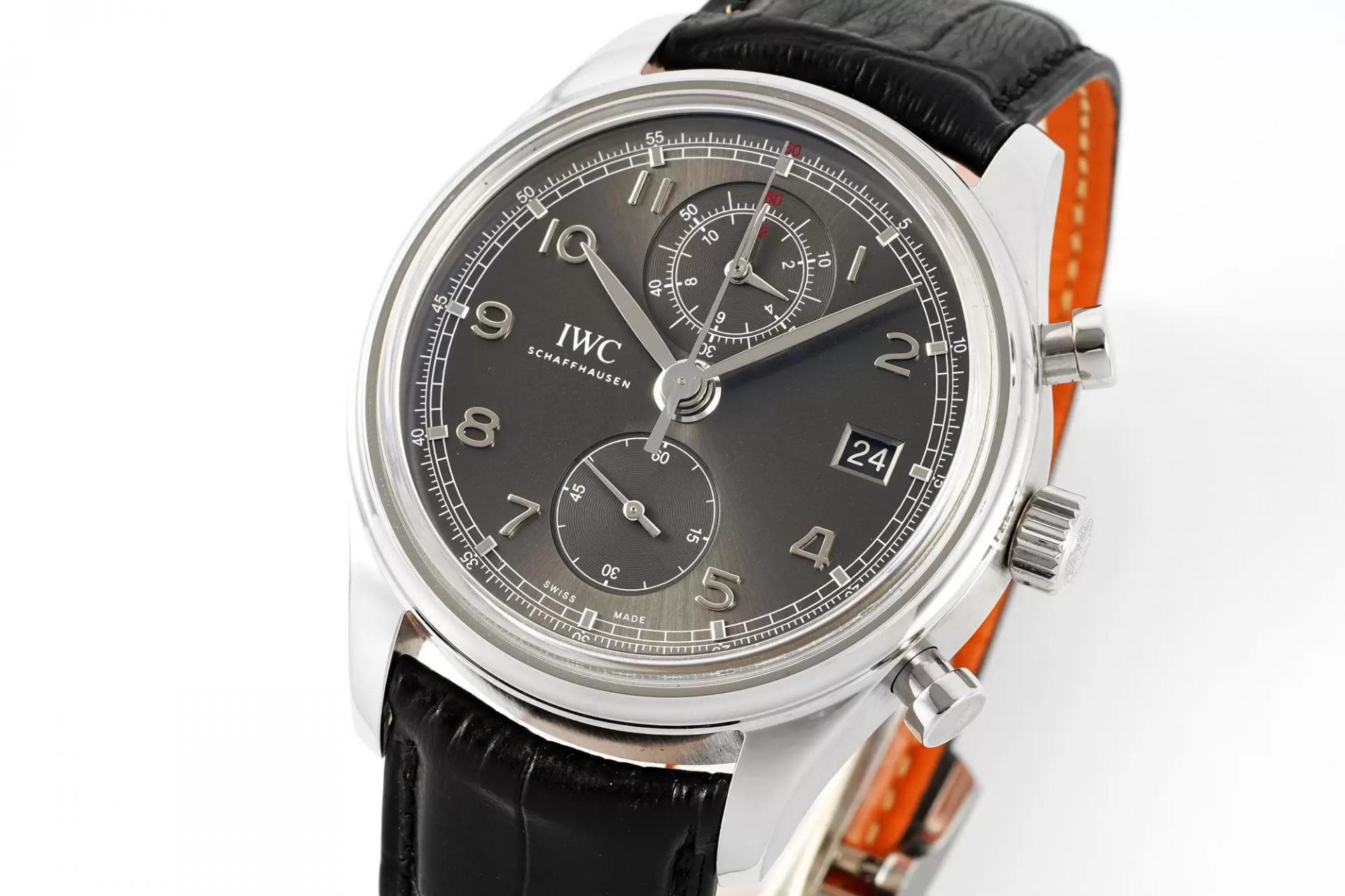 포르투기저 크로노그래프 클래식 가죽 스트랩 / APS IW390404 / 42mm / Cal.89361 크로노그래프 기계식 무브먼트