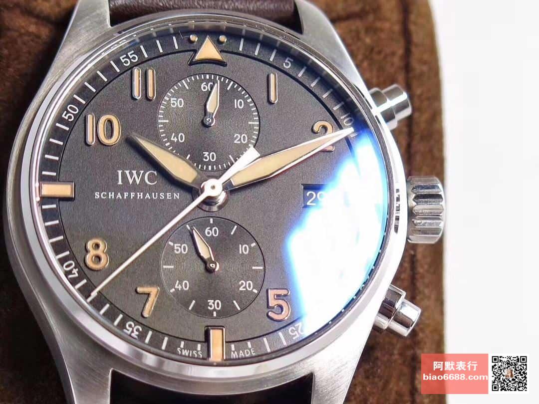 스핏파이어 크로노그래프 브라운 다이얼 레더 스트랩 / ZF IW387808 / 43mm / 크기 43mm Cal.7750 무브먼트