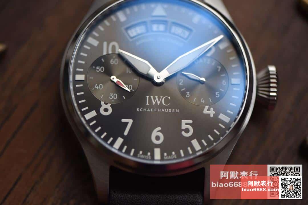 빅 파일럿 애뉴얼 캘린더 \"150주년\" 스페셜 에디션 블랙 다이얼 레더 스트랩 / YL IW502702 / 46mm / 크기 46.2mm 두께 15.5mm Cal.52850 무브