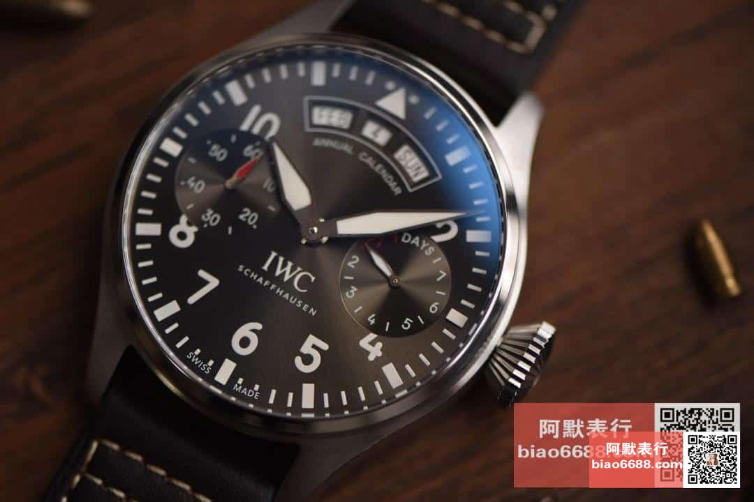 빅 파일럿 애뉴얼 캘린더 \"150주년\" 스페셜 에디션 블랙 다이얼 레더 스트랩 / YL IW502702 / 46mm / 크기 46.2mm 두께 15.5mm Cal.52850 무브
