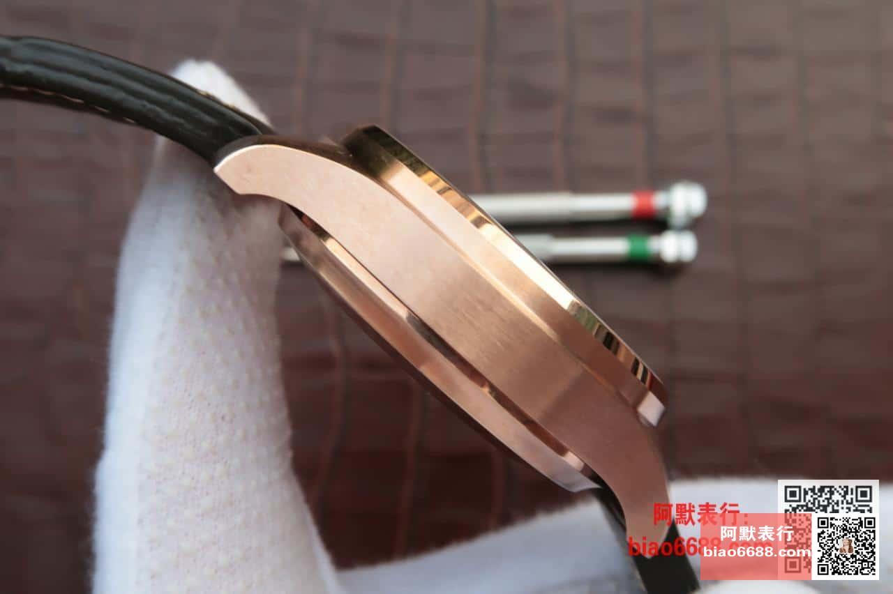 빅 파일럿 어린왕자 에디션 로즈골드 블루 다이얼 레더 스트랩 / ZF IW500909 / 46mm / 크기 46mm 두께 16mm Cal.51111 무브