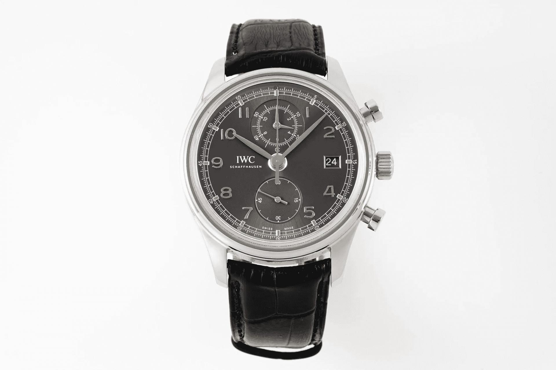 포르투기저 다빈치 크로노그래프 클래식 블랙 다이얼 레더 스트랩 / APS IW390404 / 44mm / Cal.89361 크로노그래프 기계식 무브먼트, 두께 16.5mm