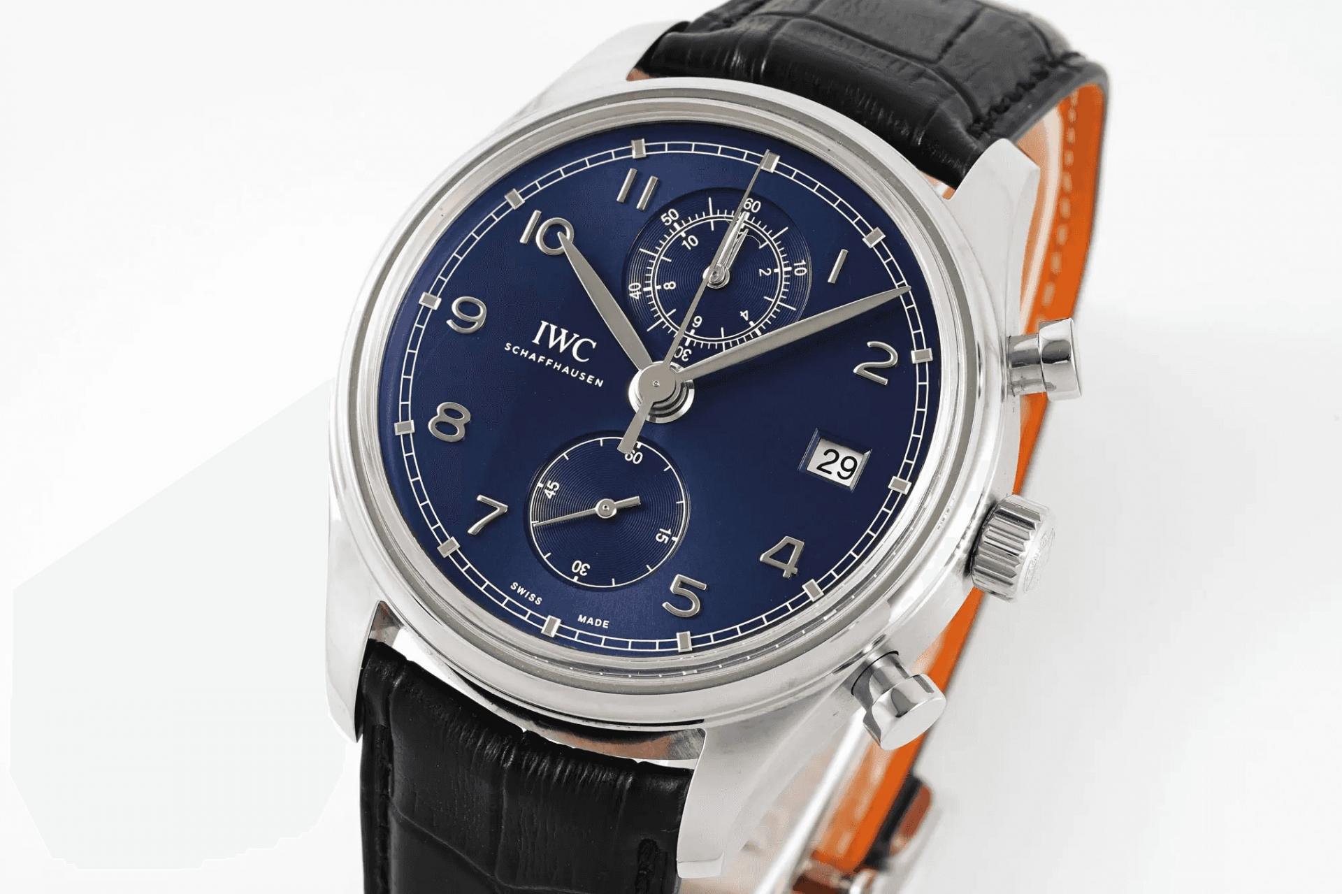 포르투기저 다빈치 크로노그래프 클래식 블루 다이얼 레더 스트랩 / APS IW390303 / 44mm / Cal.89361 크로노그래프 기계식 무브먼트, 두께 16.5mm