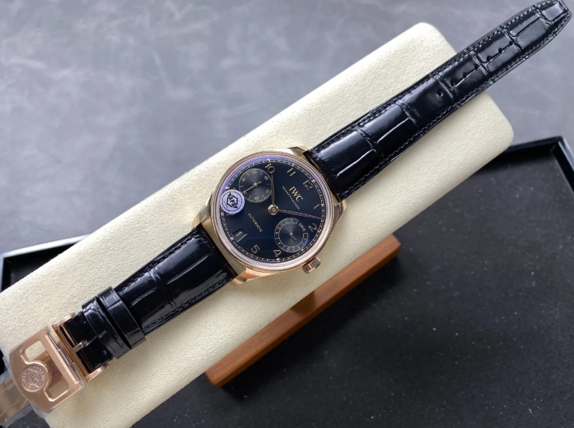 포르투기저 세븐데이즈 로즈골드 블랙 다이얼 레더 스트랩 / APS IW501707 / 42mm / 아시아 맞춤형 52010 자동 무브먼트,정품 무브먼트와 동일한 기능