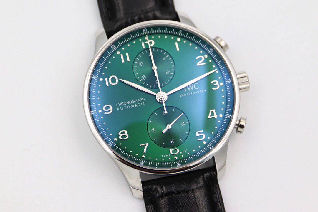 포르투기저 크로노그래프 스틸 그린 다이얼 레더 스트랩 / ZF IW371615 / 41mm / 크기 41mm 두께 13mm Cal.69355 무브