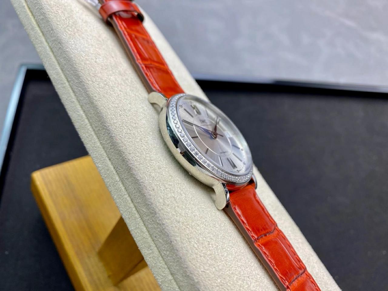 포르토피노 레이디 다이아베젤 실버 그레이/블랙 다이얼 레더 스트랩 / V7 IW458109 / 37mm / 크기 37mm Cal.2892 무브