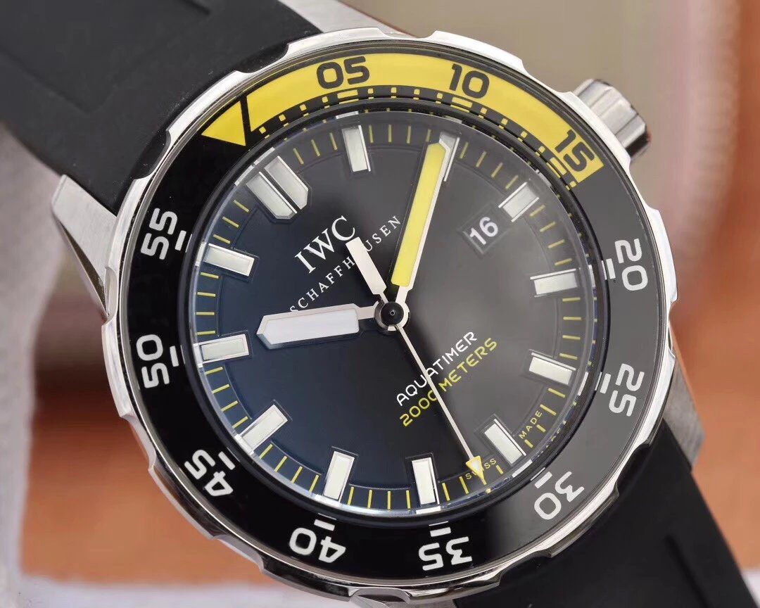 아쿠아타이머 스틸 블랙 다이얼 러버 스트랩 / IWS IW356802 / 44mm / 크기 44mm Cal.2892 무브