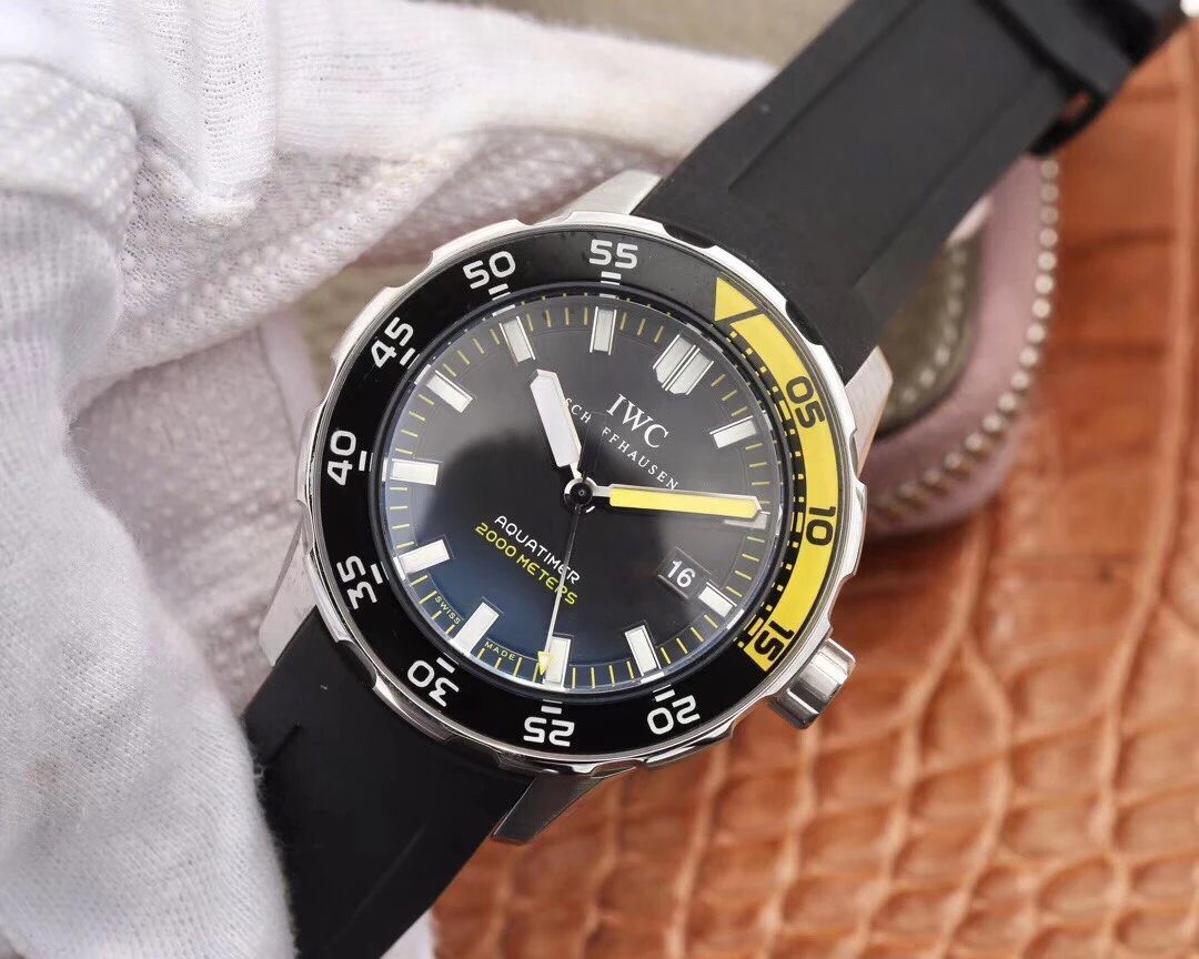 아쿠아타이머 스틸 블랙 다이얼 러버 스트랩 / IWS IW356802 / 44mm / 크기 44mm Cal.2892 무브