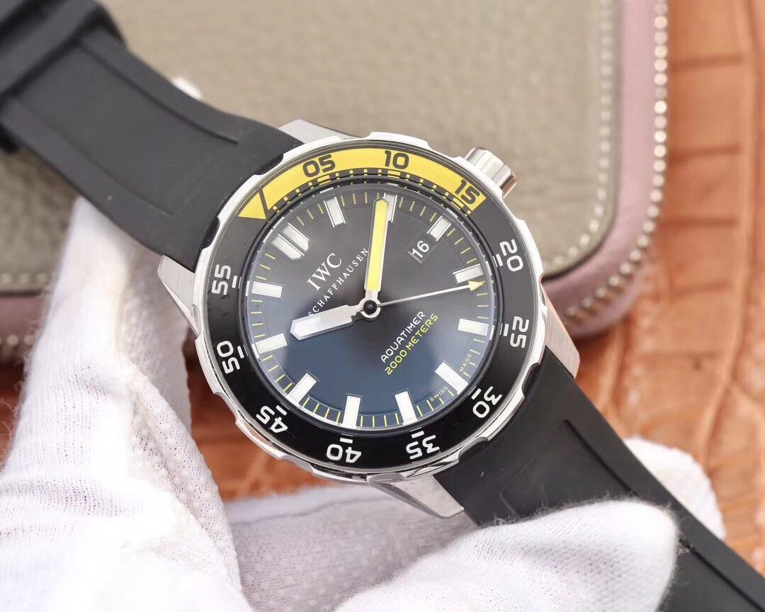 아쿠아타이머 스틸 블랙 다이얼 러버 스트랩 / IWS IW356802 / 44mm / 크기 44mm Cal.2892 무브