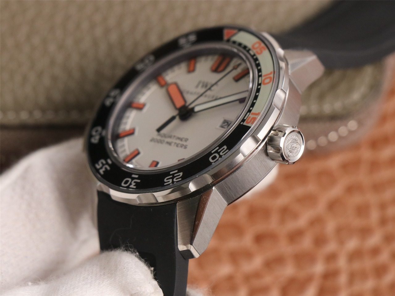 아쿠아타이머 스틸 화이트/오렌지 다이얼 러버 스트랩 / IWS W356807 / 44mm / 크기 44mm Cal.2892 무브