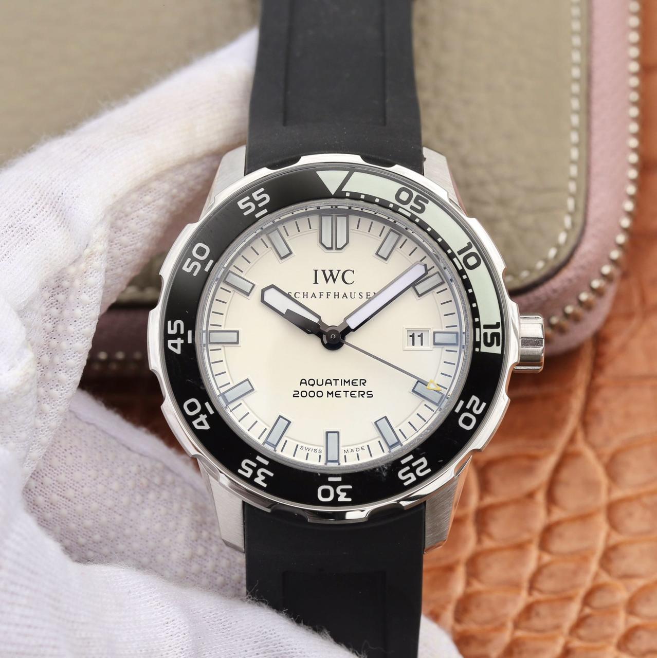 아쿠아타이머 스틸 화이트 다이얼 러버 스트랩 / IWS IW356811 / 44mm / 크기 44mm Cal.2892 무브