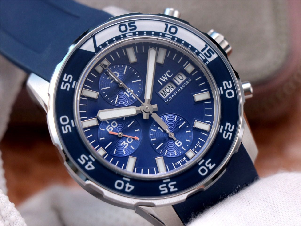 아쿠아타이머 마린 크로노그래프 블루 다이얼 44mm 러버 스트랩 / IWS IW376711 / 44mm / 크기 44mm Cal.7750 무브