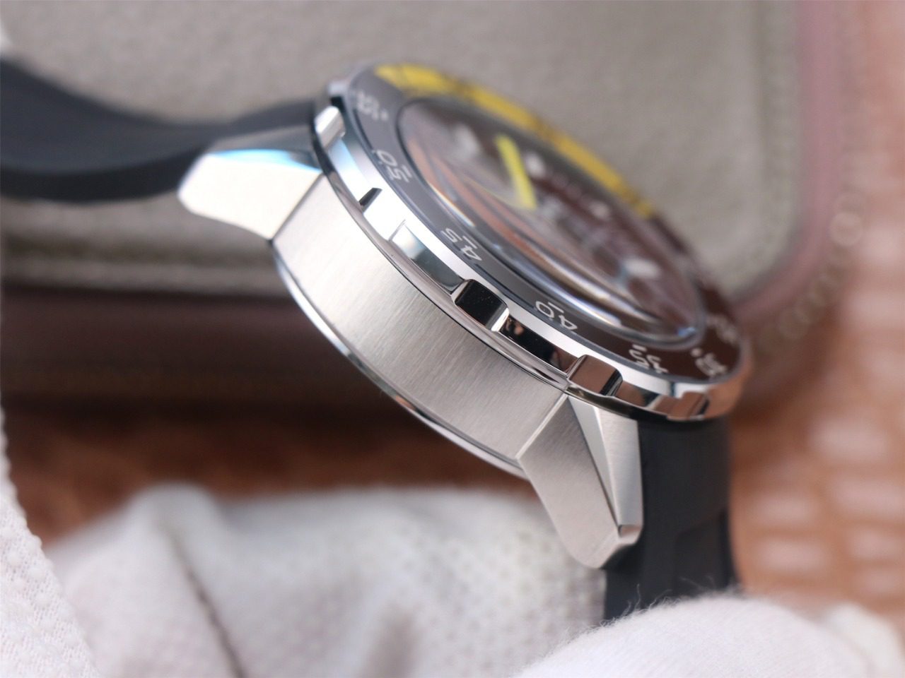 아쿠아타이머 마린 크로노그래프 블랙 다이얼 44mm 러버 스트랩 / IWS IW376709 / 44mm / 크기 44mm Cal.7750 무브