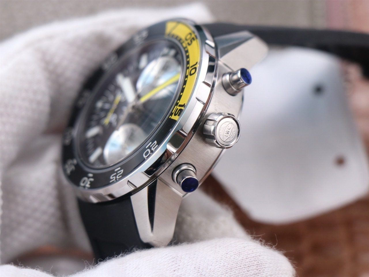 아쿠아타이머 마린 크로노그래프 블랙 다이얼 44mm 러버 스트랩 / IWS IW376709 / 44mm / 크기 44mm Cal.7750 무브