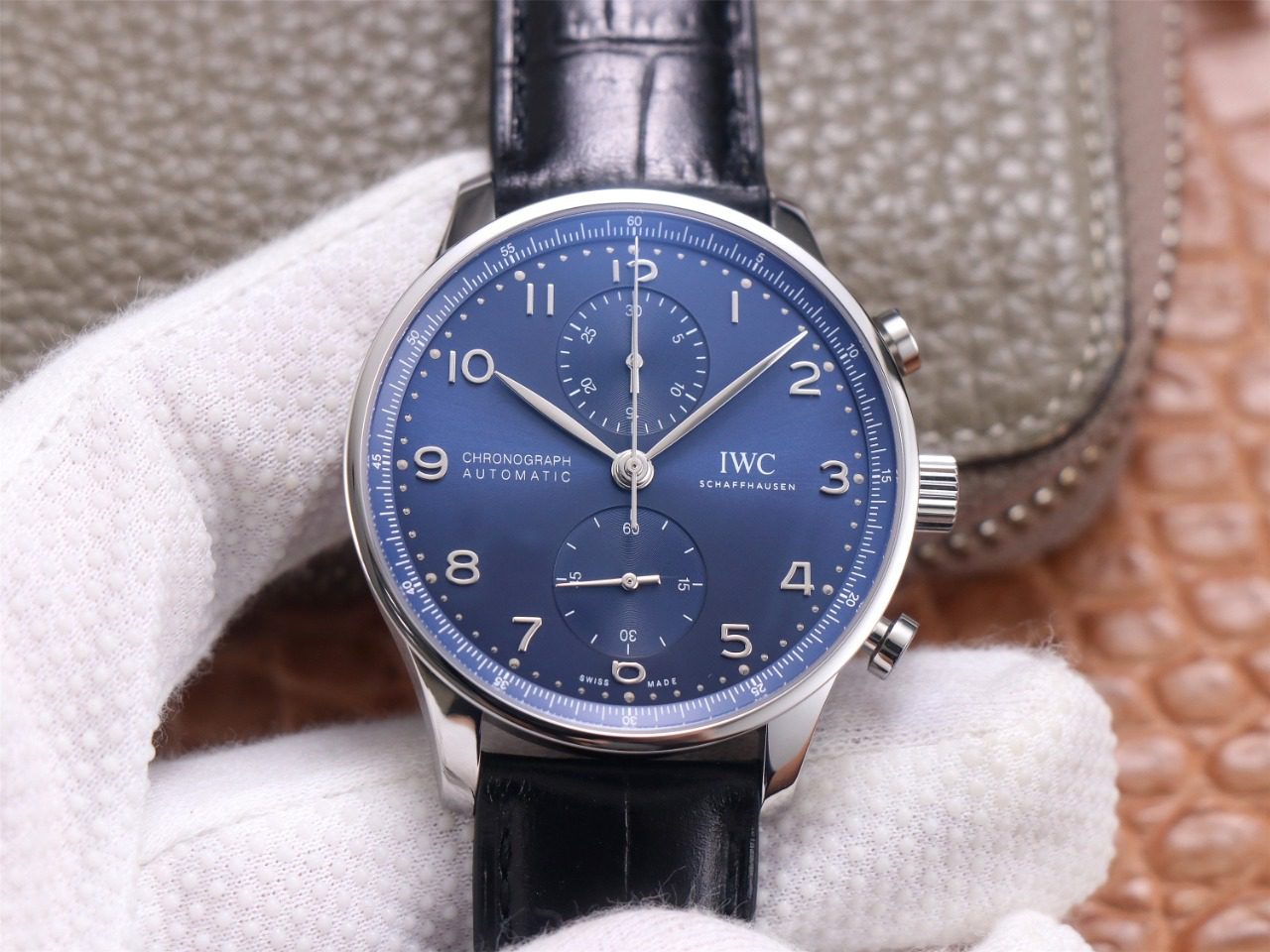 포르투기저 크로노그래프 화이트골드 블루 다이얼 41mm 레더 스트랩 / ZF IW371606 / 41mm / 크기 41mm 두께 13mm Cal.69355 무브