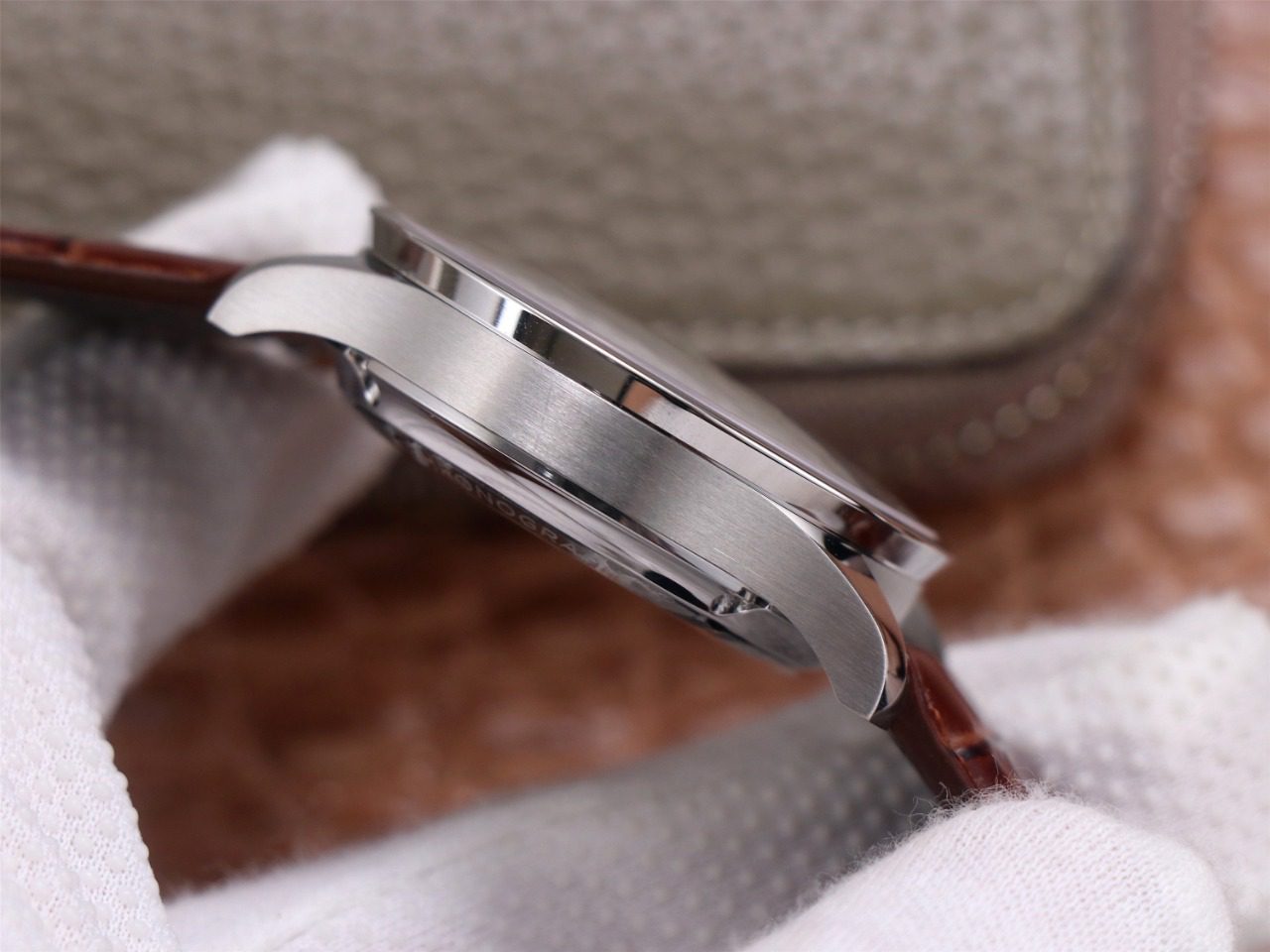 포르투기저 크로노그래프 화이트골드 화이트 다이얼 레더 스트랩 / ZF IW371604 / 41mm / 크기 41mm 두께 13mm Cal.69355 무브