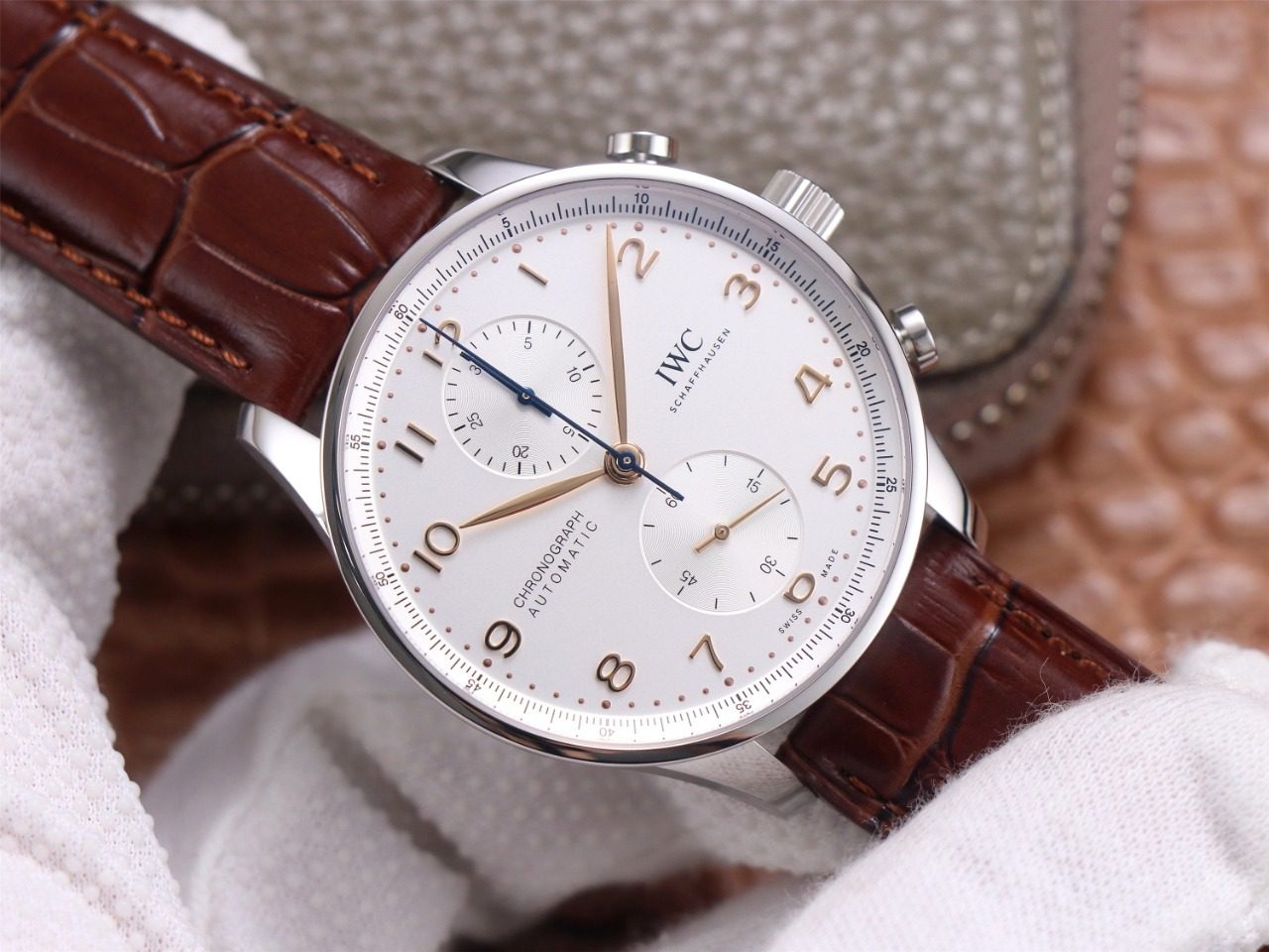 포르투기저 크로노그래프 화이트골드 화이트 다이얼 레더 스트랩 / ZF IW371604 / 41mm / 크기 41mm 두께 13mm Cal.69355 무브