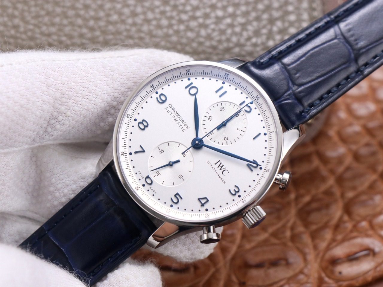 포르투기저 크로노그래프 화이트골드 화이트/블루 다이얼 레더 스트랩 / ZF IW371605 / 41mm / 크기 41mm 두께 13mm Cal.69355 무브