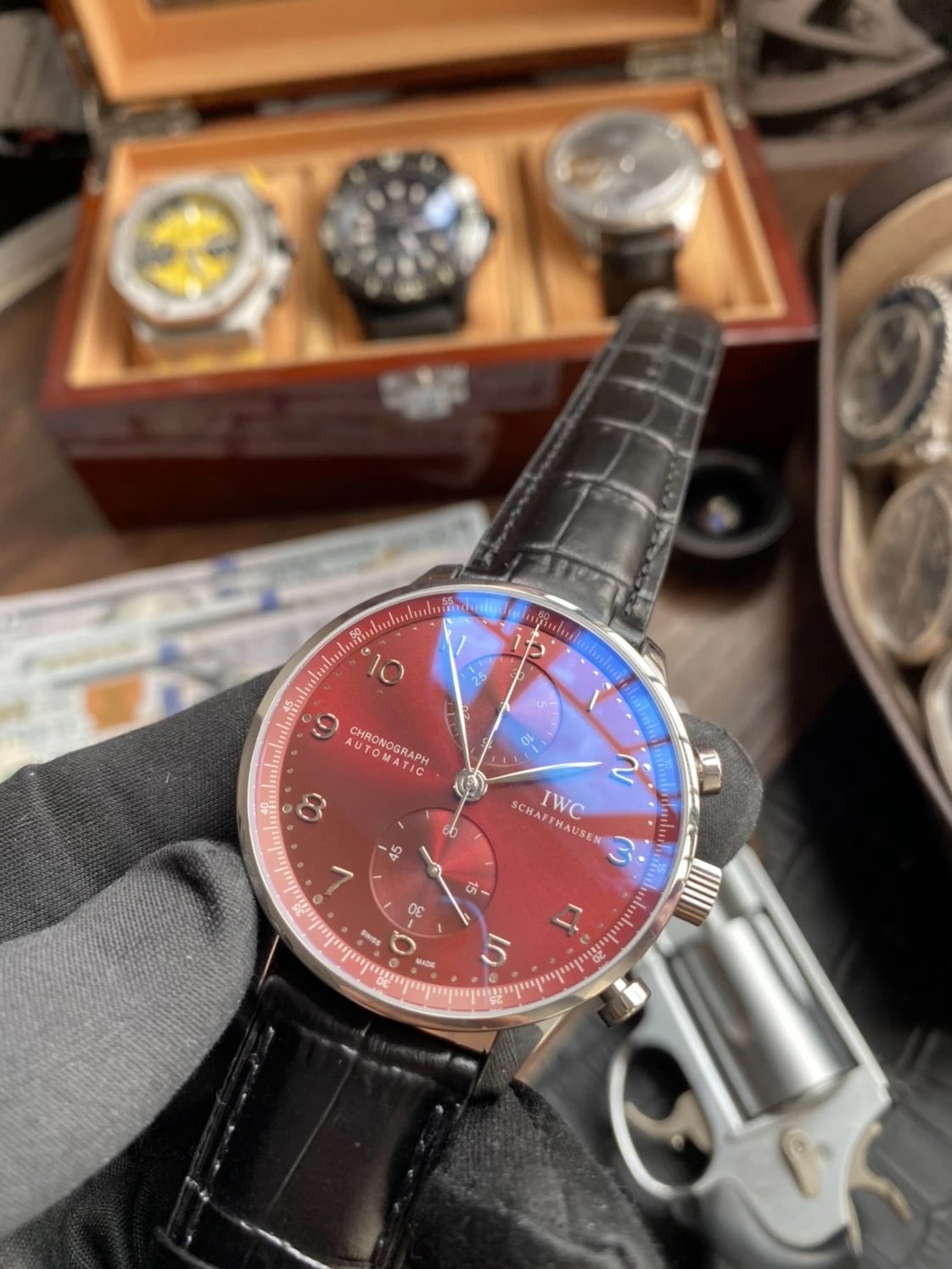 포르투기저 크로노그래프 레드 다이얼 150주년 기념 에디션 레더 스트랩 / YL IW371616 / 40mm / 크기 40mm Cal.7750 무브