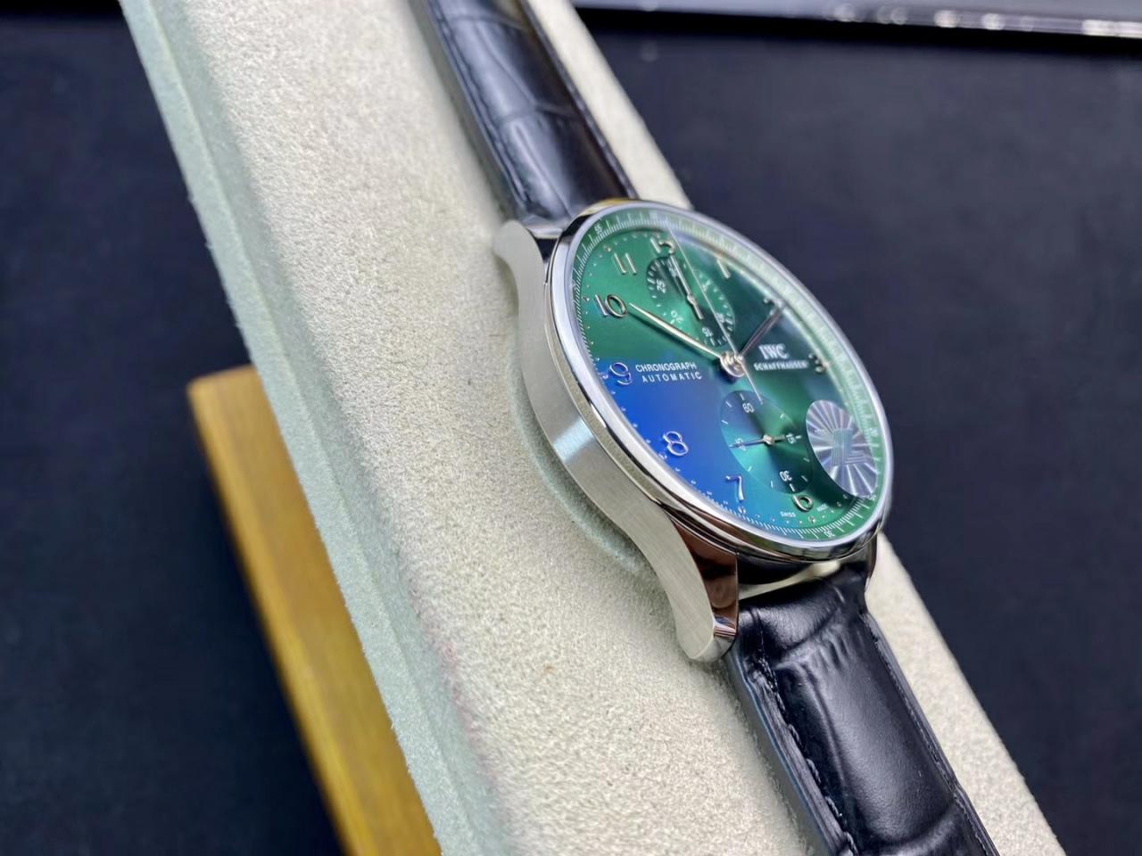 포르투기저 크로노그래프 그린 다이얼 150주년 기념 에디션 레더 스트랩 / YL IW371615 / 40mm / 크기 40mm Cal.7750 무브