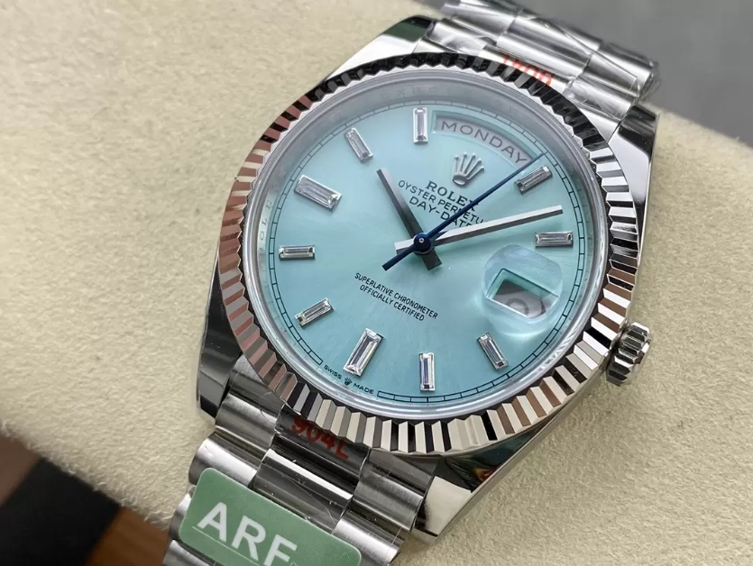 데이데이트 아이스블루 다이얼 바게트다이아 화이트골드 /ARF m228236/40mm /3255 통합 자동 기계식 무브먼트 , PVD 전기도금
