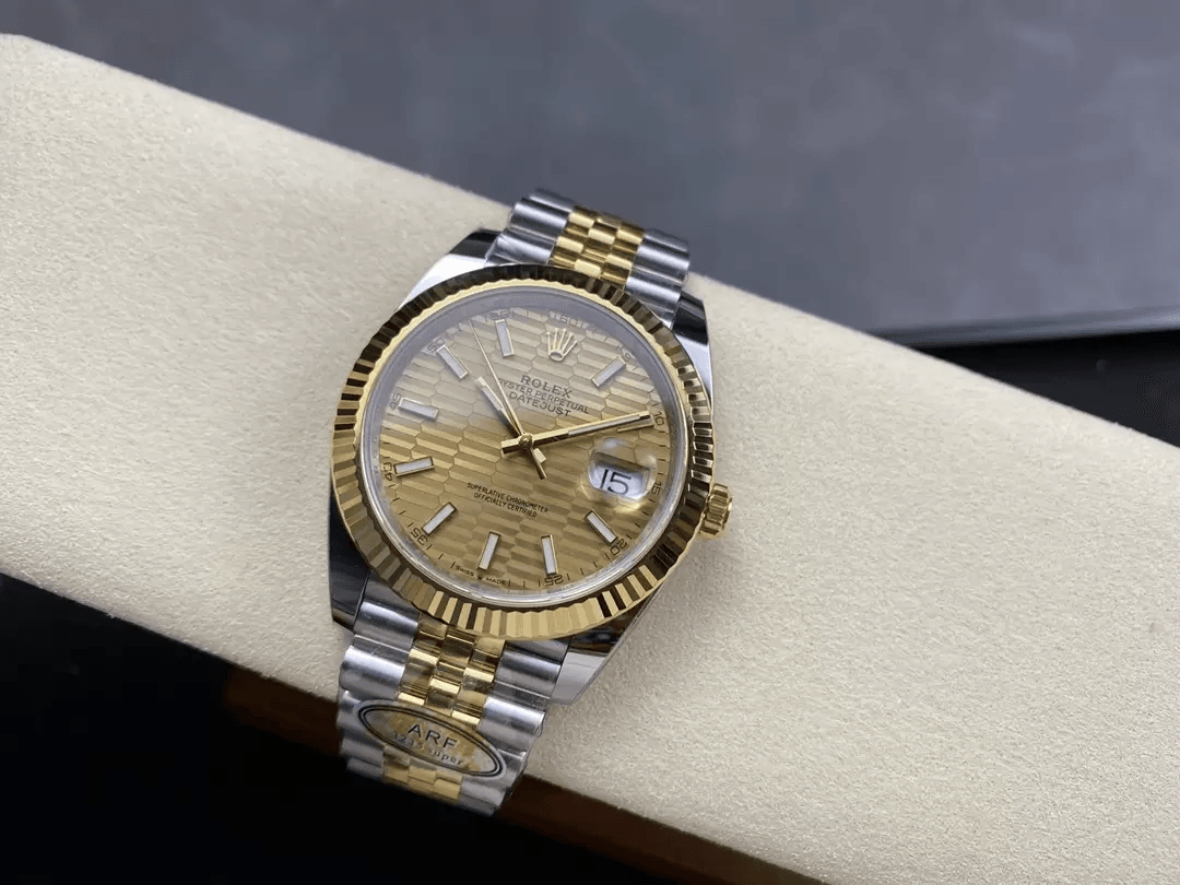 데이저스트 샴폐인 와플 다이얼 콤비 쥬빌레 / ARF / 41mm / 3235무브, 두께 11.8mm