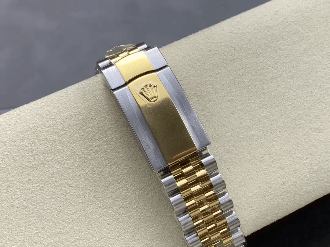 데이저스트 블랙 10P 다이얼 콤비 쥬빌레 / ARF / 41mm / 3235무브, 두께 11.8mm