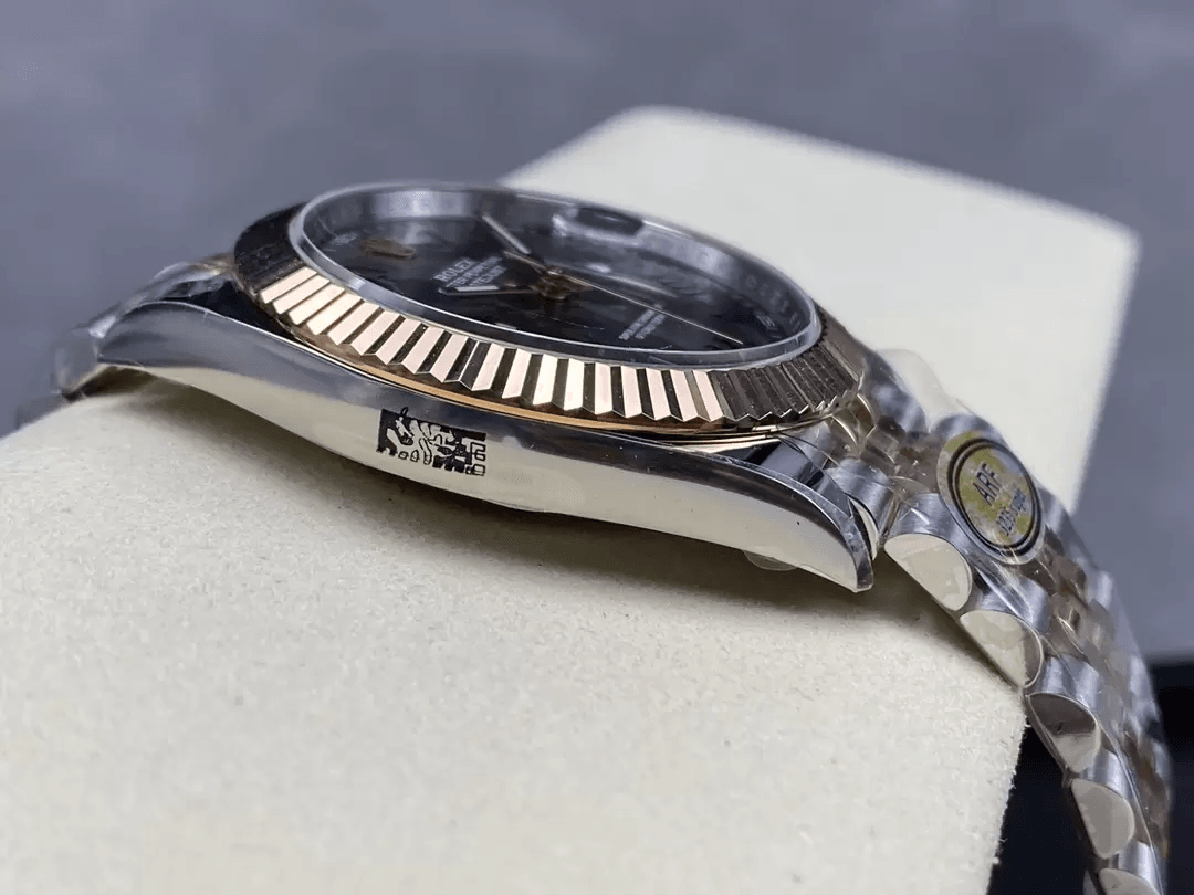데이저스트 윔블던 다이얼 쥬빌레 / ARF / 41mm / 3235무브, 두께 11.8mm
