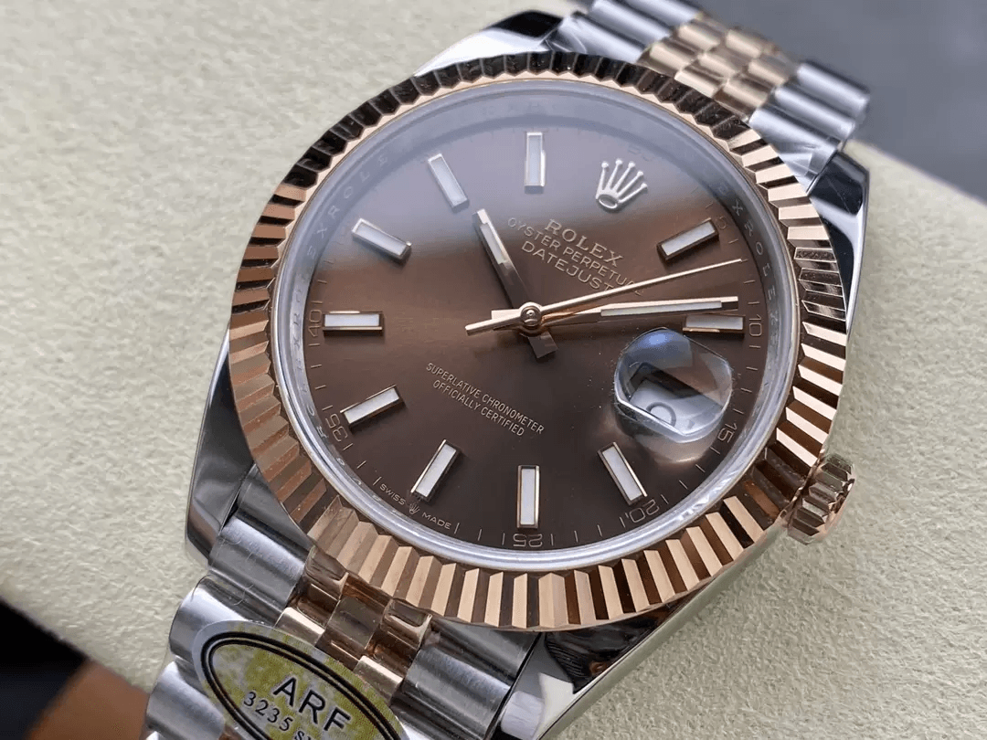 데이저스트 브라운 다이얼 쥬빌레 / ARF / 41mm / 3235무브, 두께 11.8mm