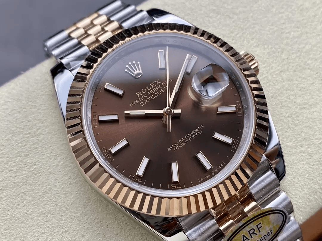 데이저스트 브라운 다이얼 쥬빌레 / ARF / 41mm / 3235무브, 두께 11.8mm