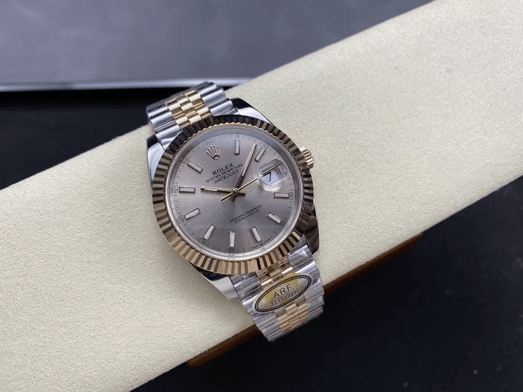 데이저스트 썬더스트 다이얼 쥬빌레 / ARF / 41mm / 3235무브, 두께 11.8mm