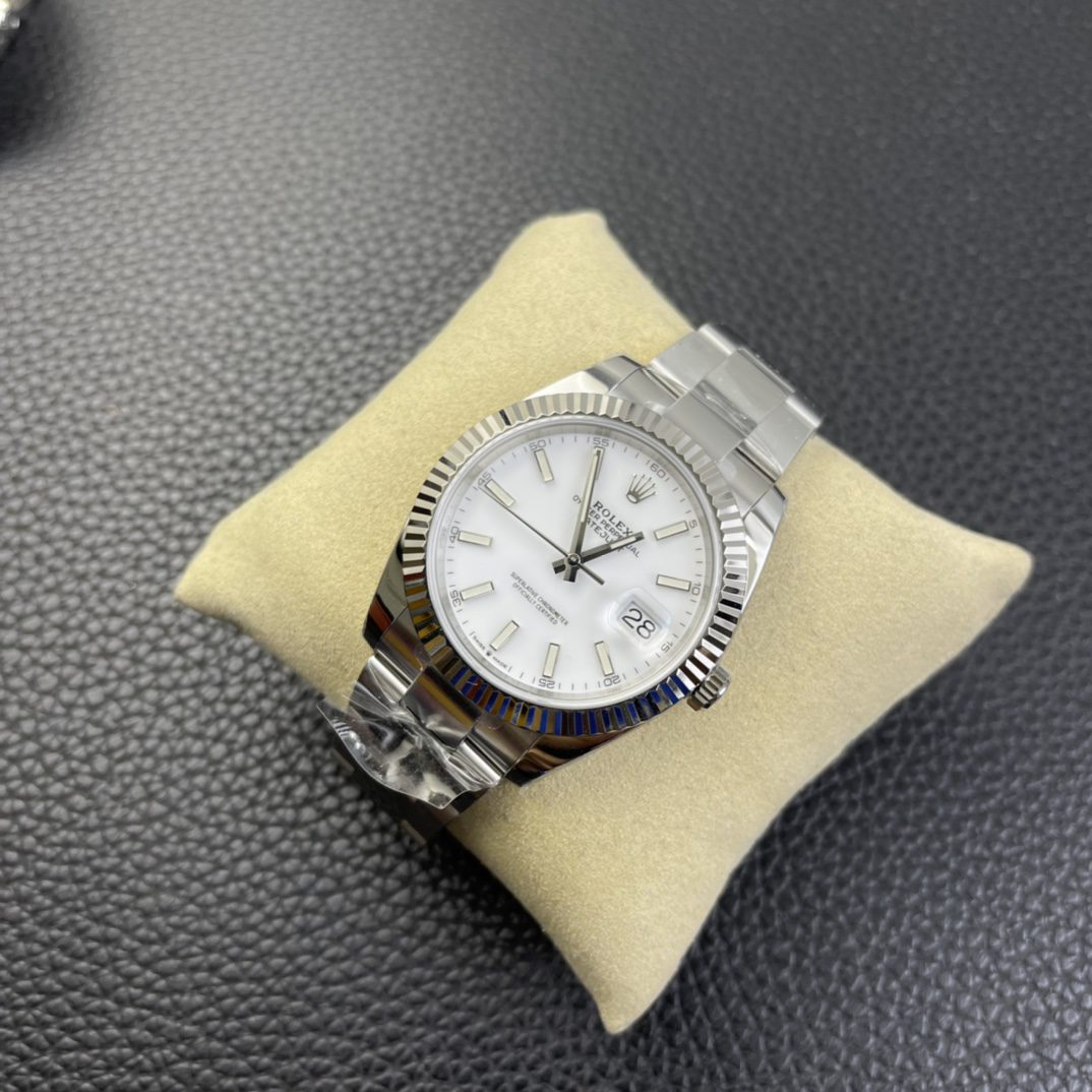 데이저스트 흰판 오이스터 126334 / CLEAN 126334 / 41mm / 3235 무브먼트, 41mmx11.8mm
