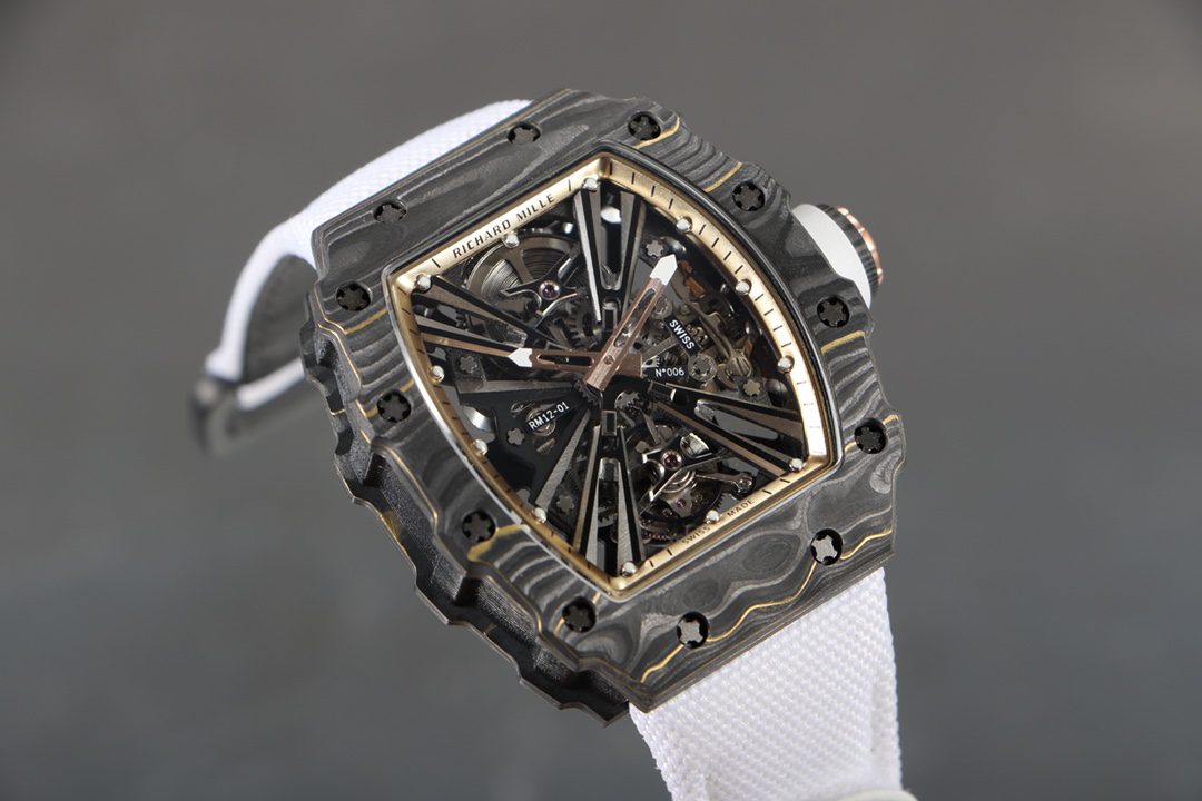블랙 골드 카본 파이버 뚜르비옹 우븐스트랩 / RM RM12-01 / 크기 42 x 51mm 두께 16mm