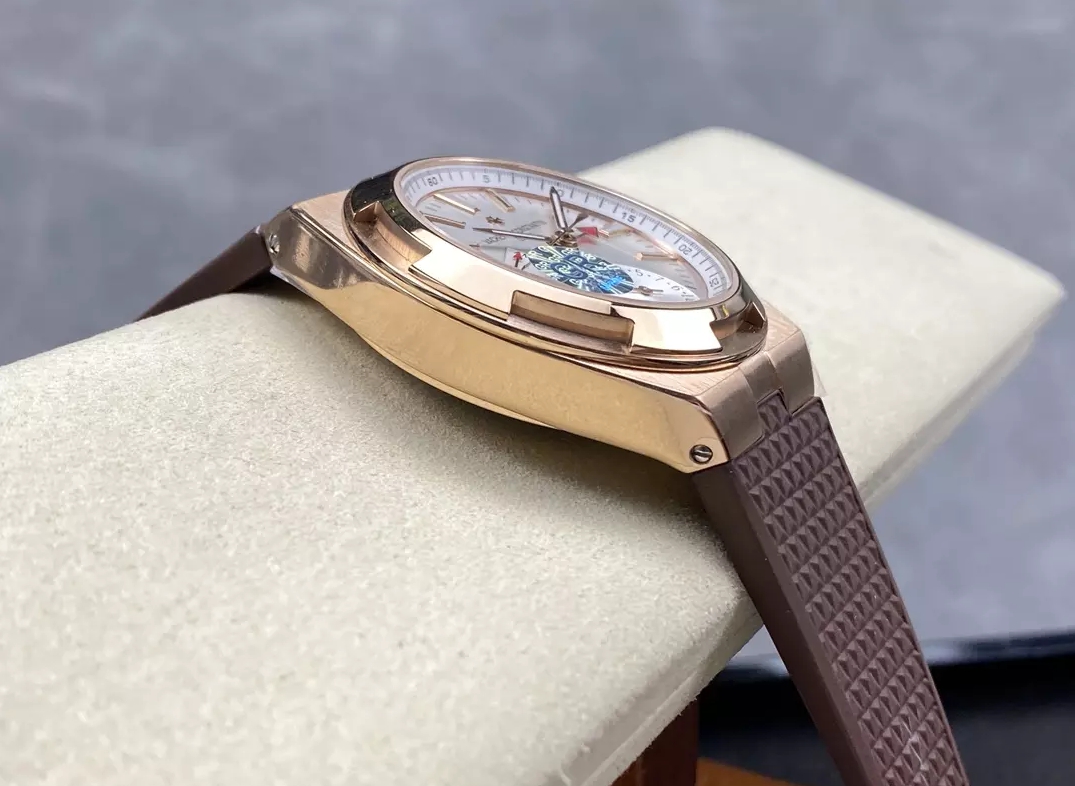 오버시즈 듀얼 타임 실버 다이얼 브라운 러버 스트랩 / GR 7920V / 41mm / VC 5110 무브먼트,41mm