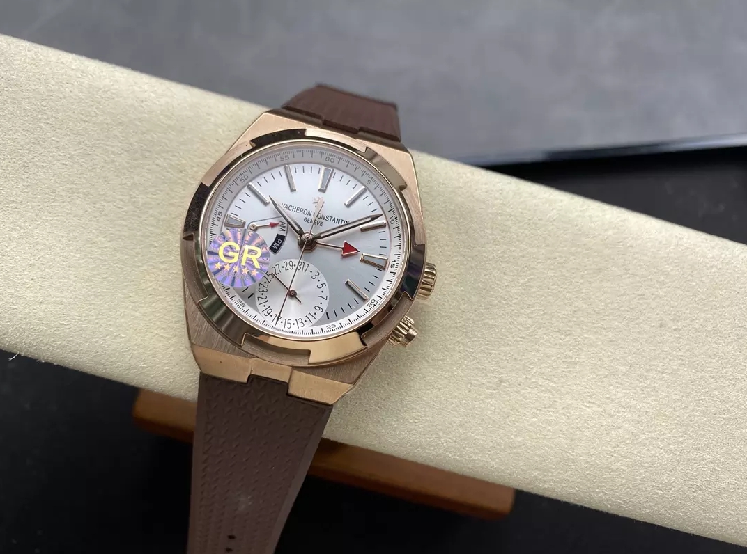 오버시즈 듀얼 타임 실버 다이얼 브라운 러버 스트랩 / GR 7920V / 41mm / VC 5110 무브먼트,41mm