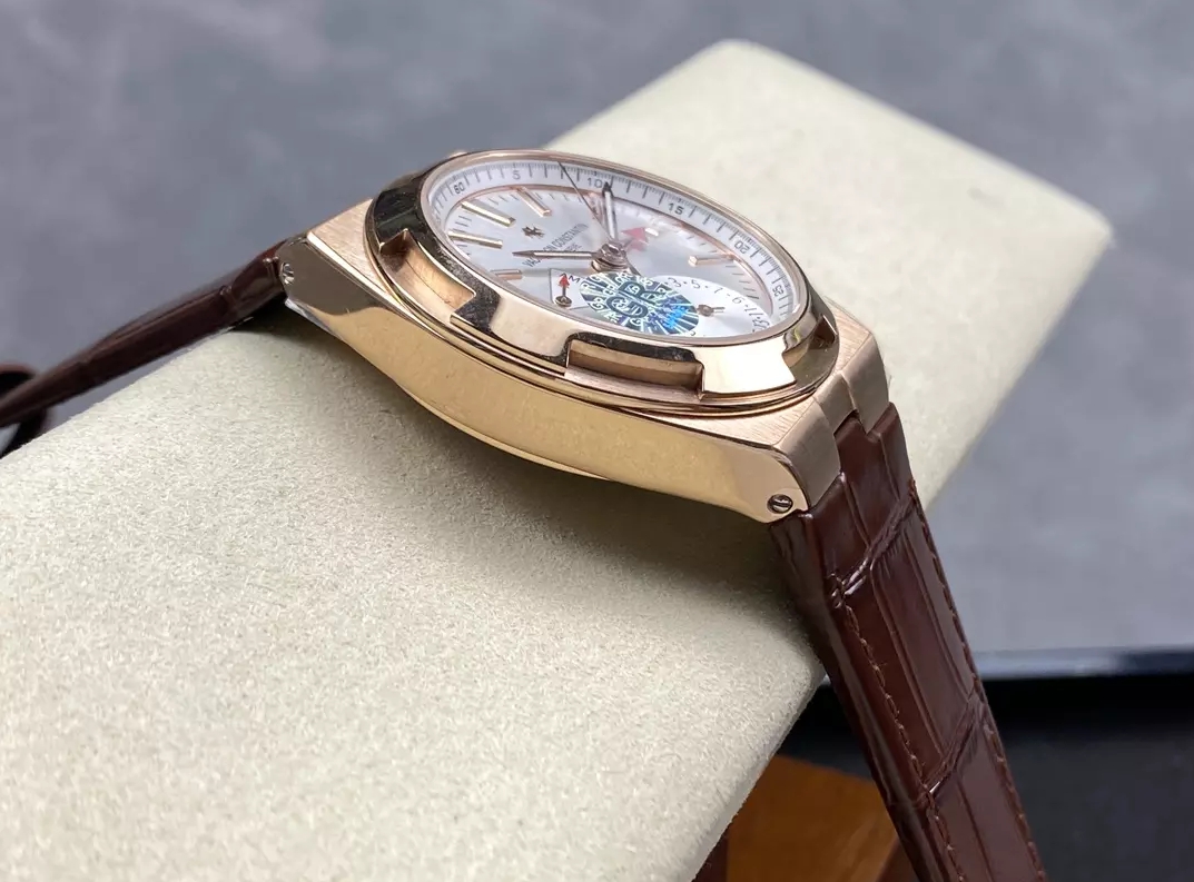 오버시즈 듀얼 타임 실버 다이얼 브라운 레더 스트랩 / GR 7920V / 41mm / VC 5110 무브먼트,41mm