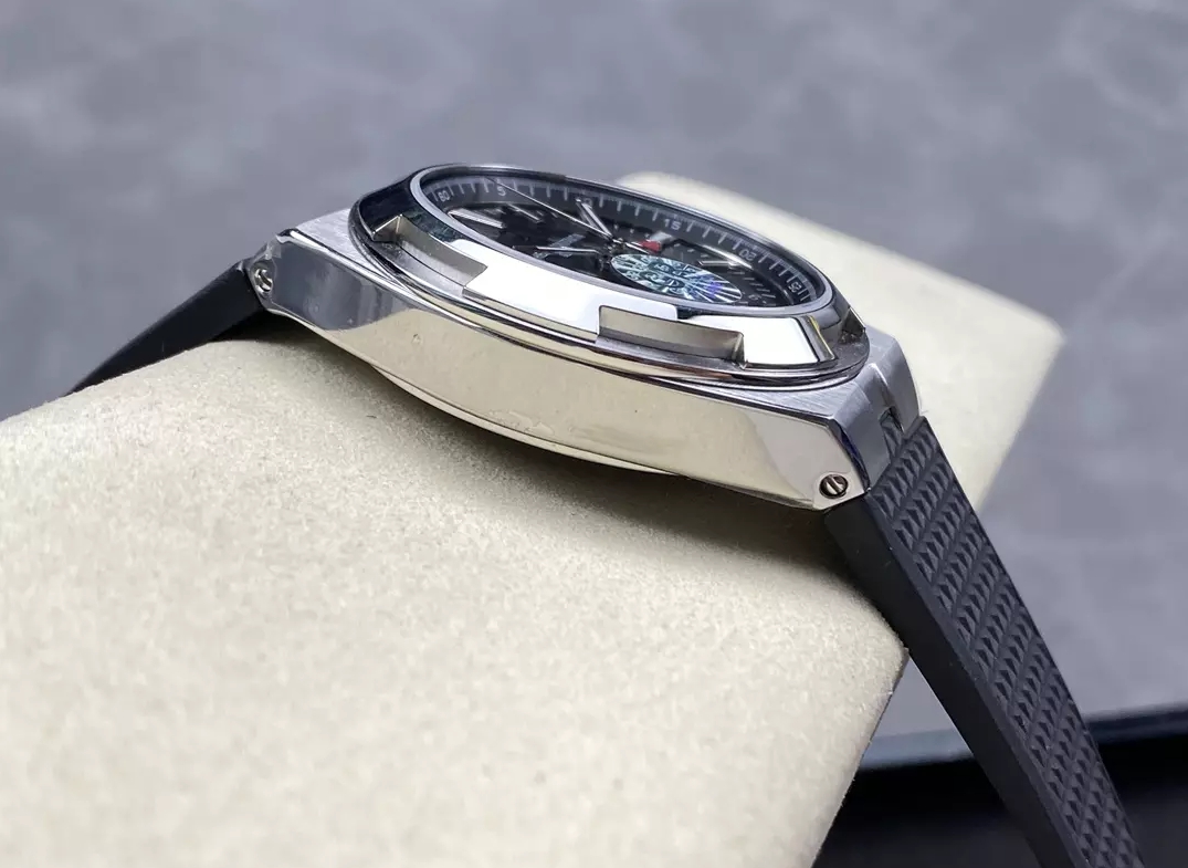 오버시즈 듀얼 타임 블랙 다이얼 러버 스트랩 / GR 7920V / 41mm / VC 5110 무브먼트,41mm