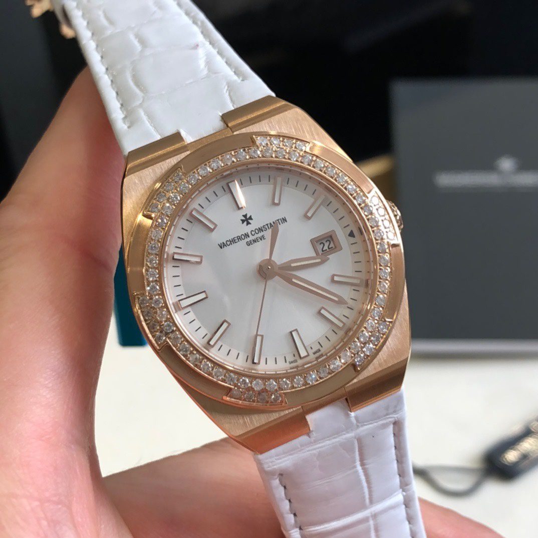 오버시즈 레이디 로즈골드 다이아베젤 화이트 다이얼 레더 스트랩 / VC 1205V/100A-B592 / 33mm / 사이즈 : 33mm, 스와브로스키 세팅 , 스위스 ETA 쿼츠 무브먼트