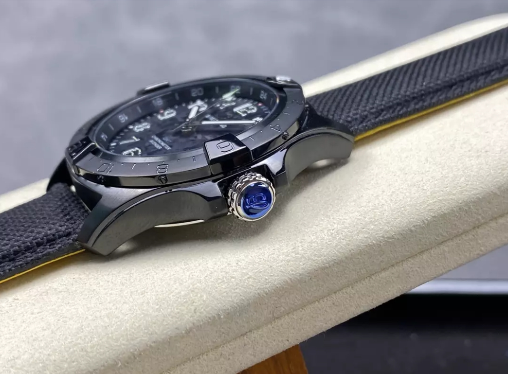 어벤저 오토매틱 GMT 베스트 에디션 블렉 데일 다이얼 나일론 스트랩 / BLS / 44mm / 아시아 2836 자동 무브먼트