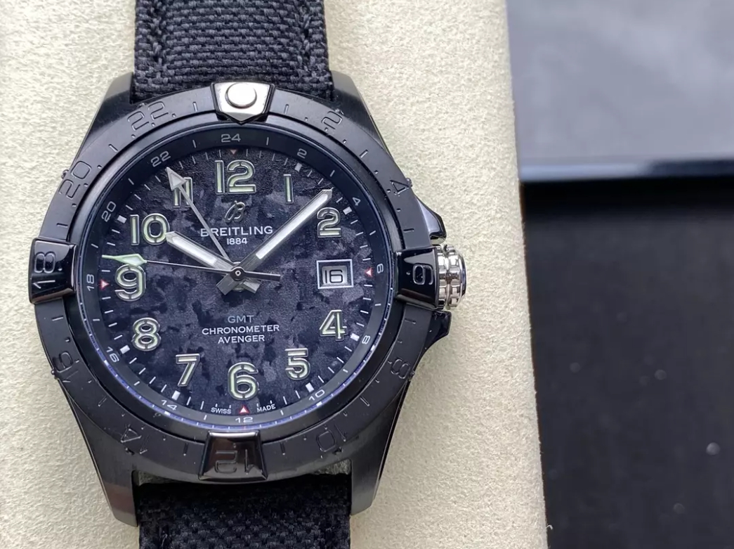 어벤저 오토매틱 GMT 베스트 에디션 블렉 데일 다이얼 나일론 스트랩 / BLS / 44mm / 아시아 2836 자동 무브먼트